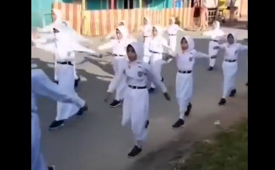 Kabar gembira bagi masyarakat Indonesia, tanggal 18 Agustus 2025 ditetapkan sebagai hari libur nasional. (X@CakD3pp)